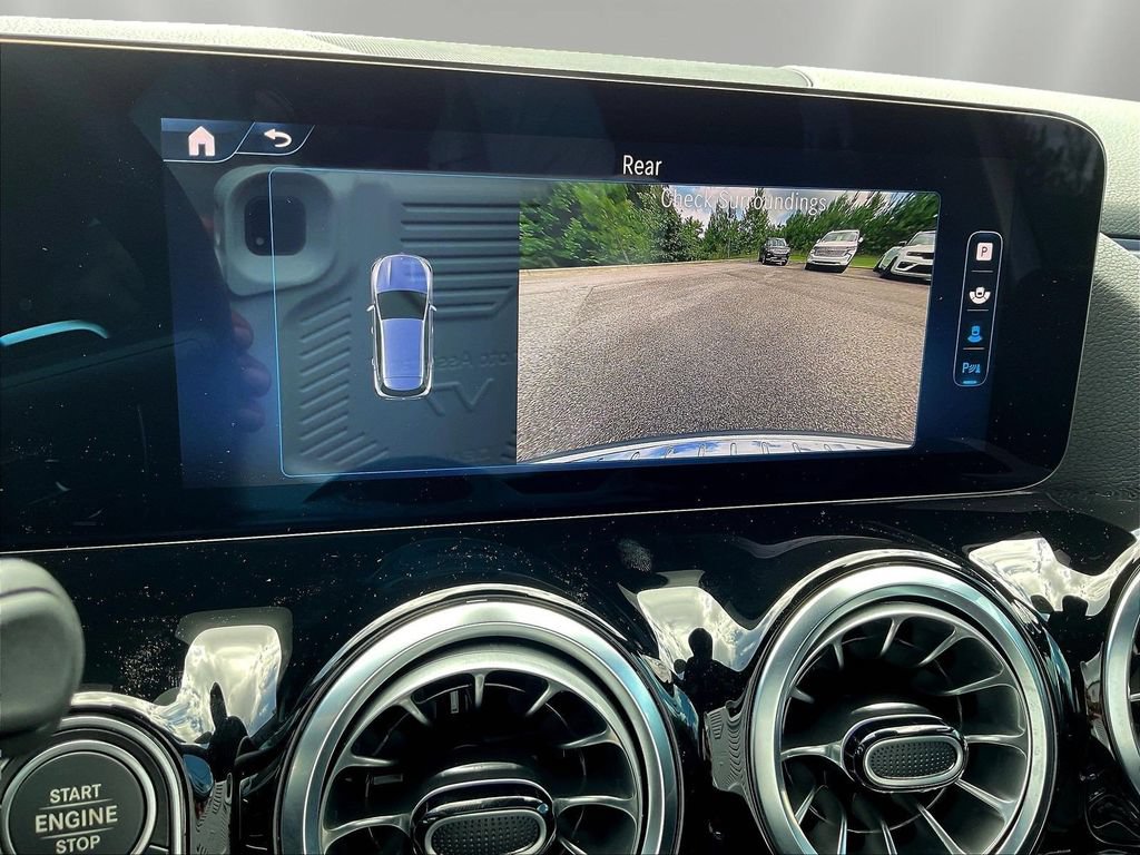 Used 2025 Mercedes-Benz GLA 35 AMG 4MATIC image 16