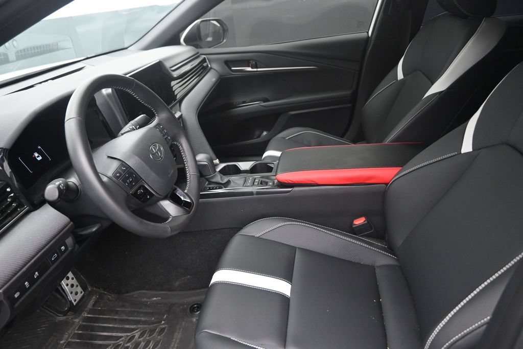 Used 2026 Toyota Camry SE FWD image 12