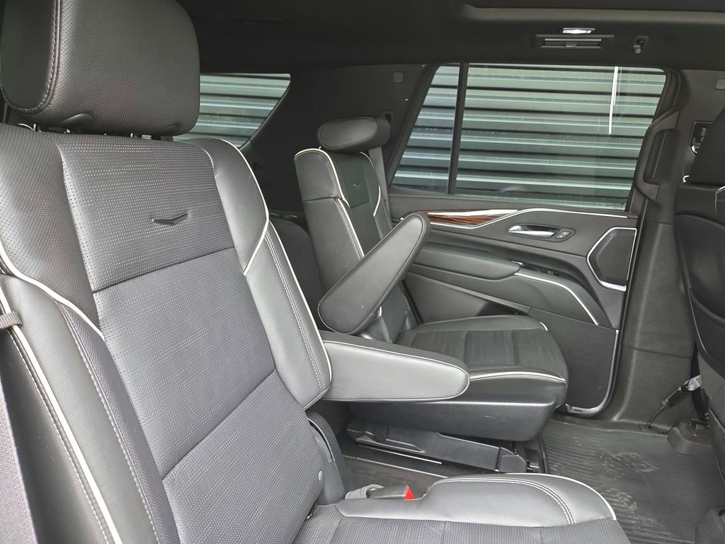 Used 2023 Cadillac Escalade Premium Luxury image 22