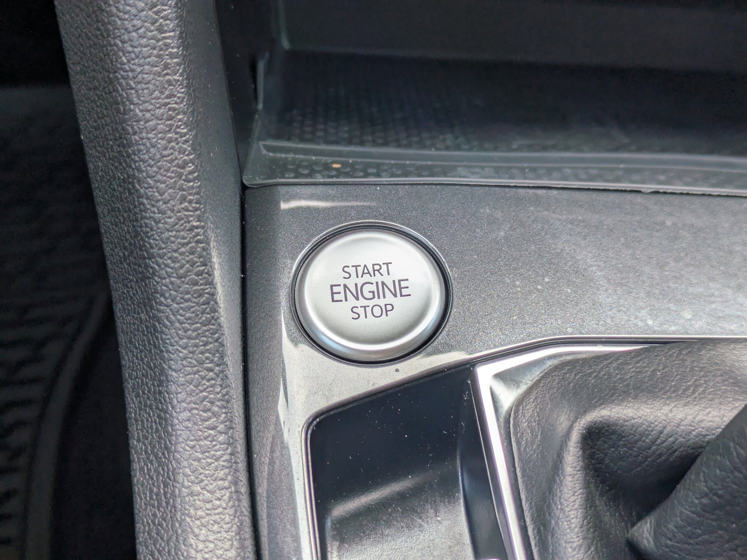 Certified 2023 Volkswagen Tiguan SE FWD image 31