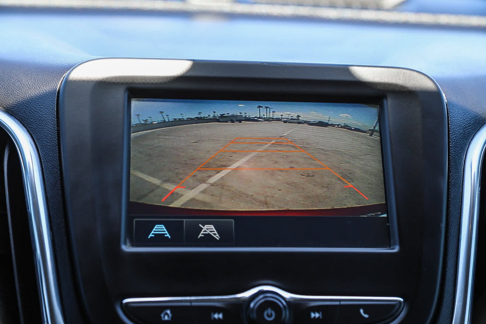 Used 2018 Chevrolet Equinox LT FWD image 22