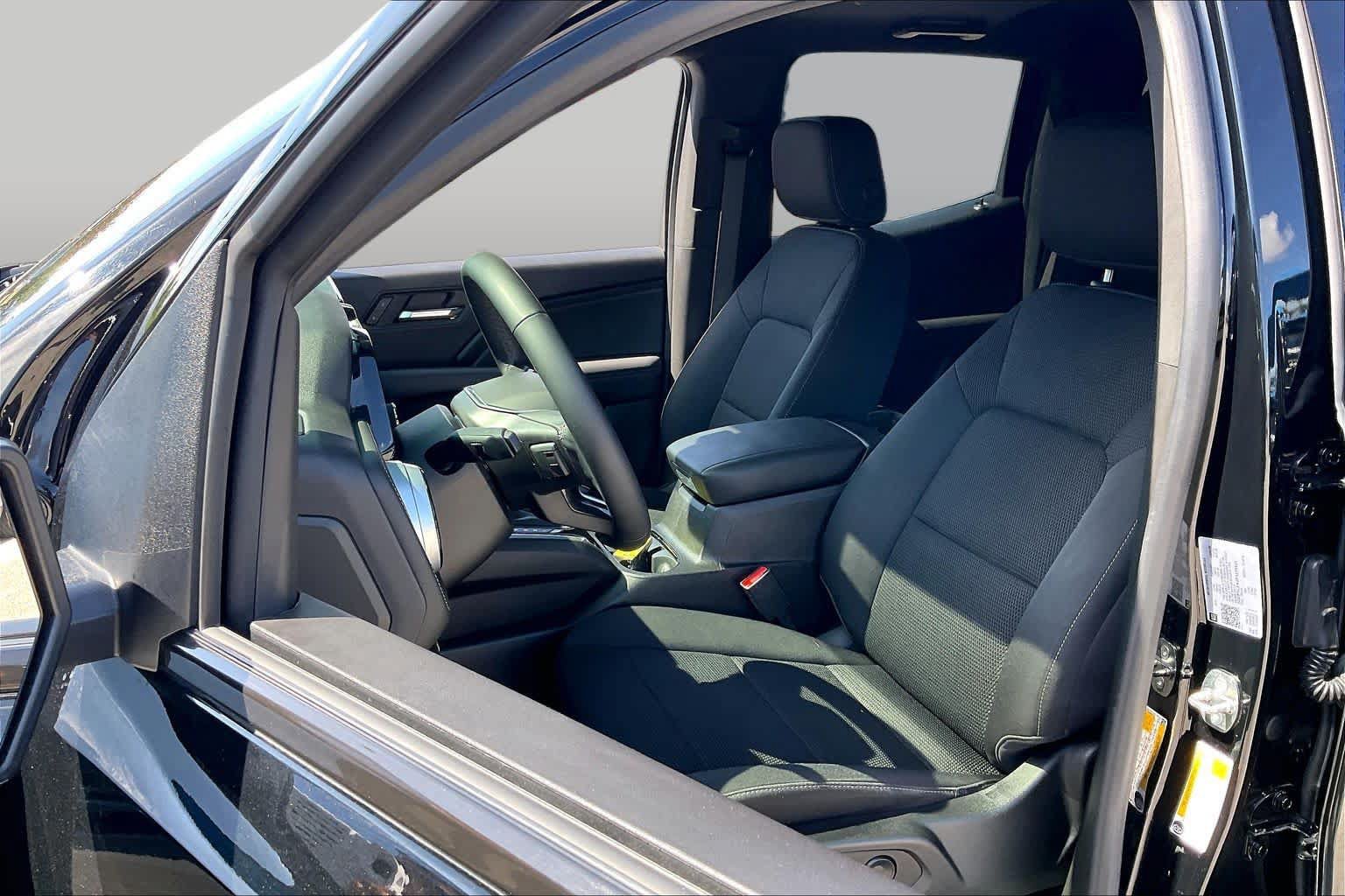 Used 2023 Chevrolet Colorado LT w/ LT Convenience Package II AWD/4WD image 9