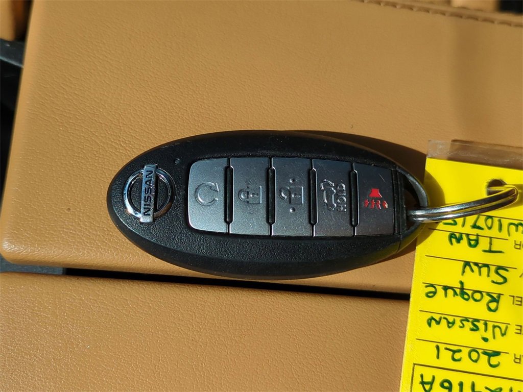 Used 2021 Nissan Rogue Platinum image 35