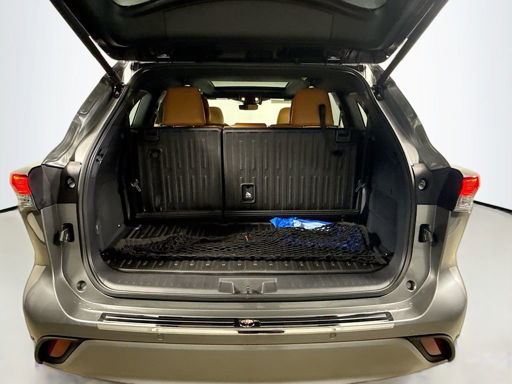 Certified 2026 Toyota Highlander Platinum AWD/4WD image 26