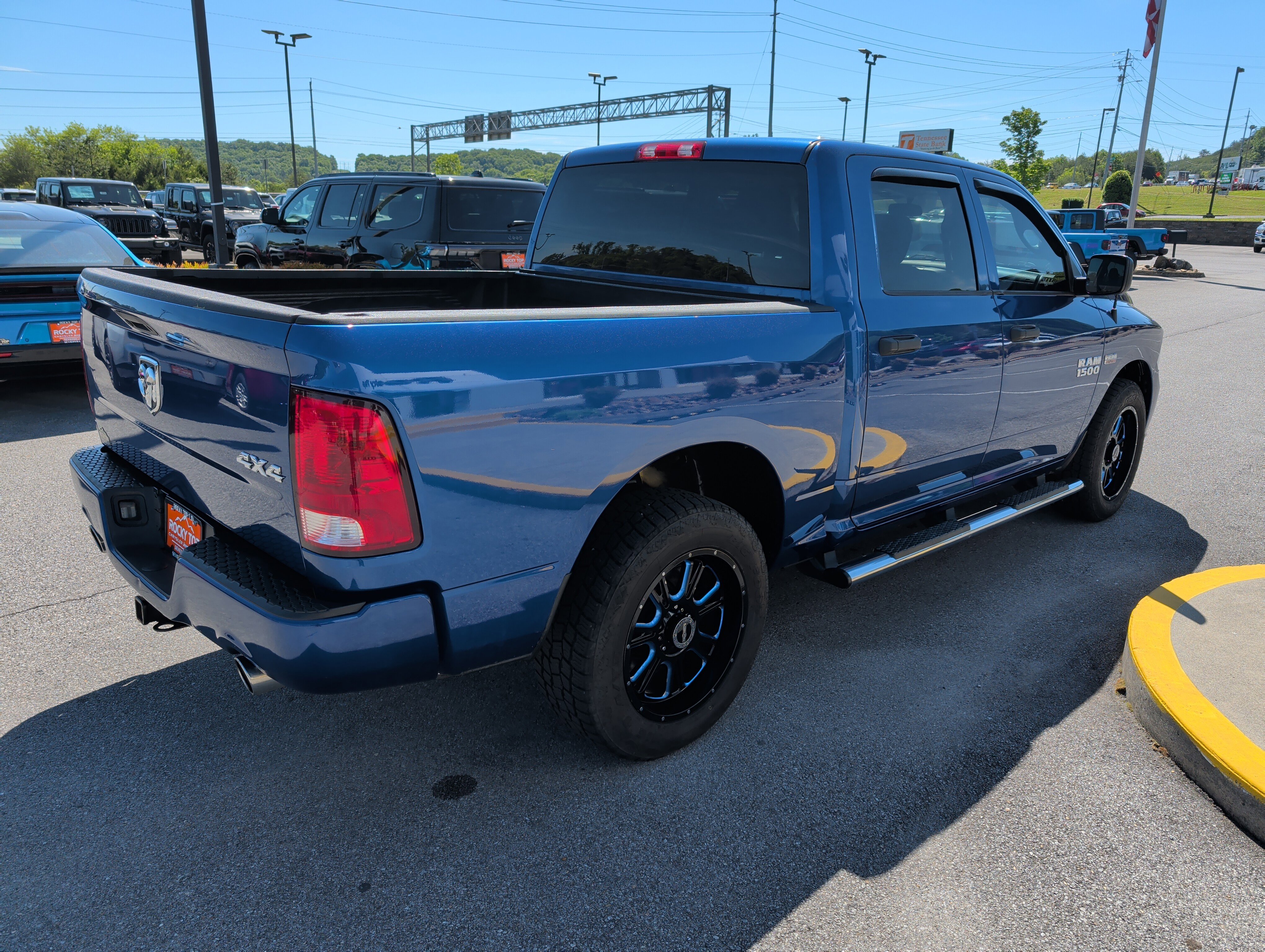 Used 2017 RAM 1500 Express w/ Express Value Package AWD/4WD image 6