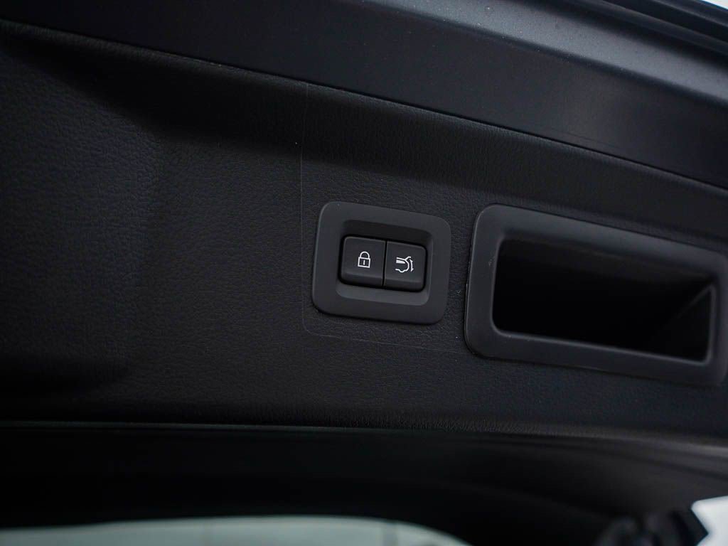 Used 2025 MAZDA CX-50 AWD 2.5 S w/ Premium Package image 8