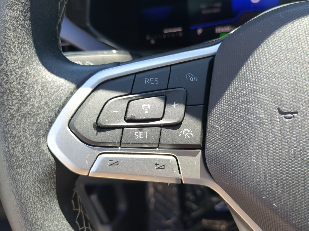 Certified 2023 Volkswagen Taos SE w/ Panoramic Sunroof Package FWD image 28