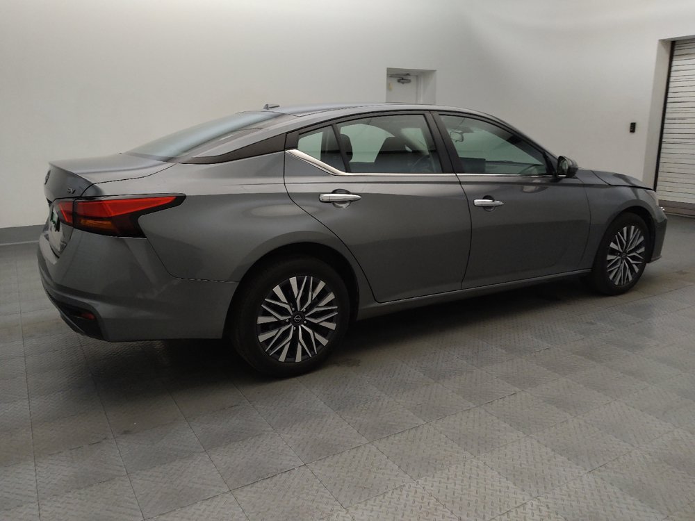 Used 2023 Nissan Altima 2.5 SV w/ SV Premium Package AWD/4WD image 10
