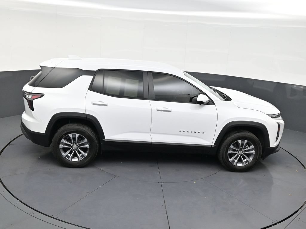 Used 2025 Chevrolet Equinox LT w/ Safety and Technology Package FWD image 16