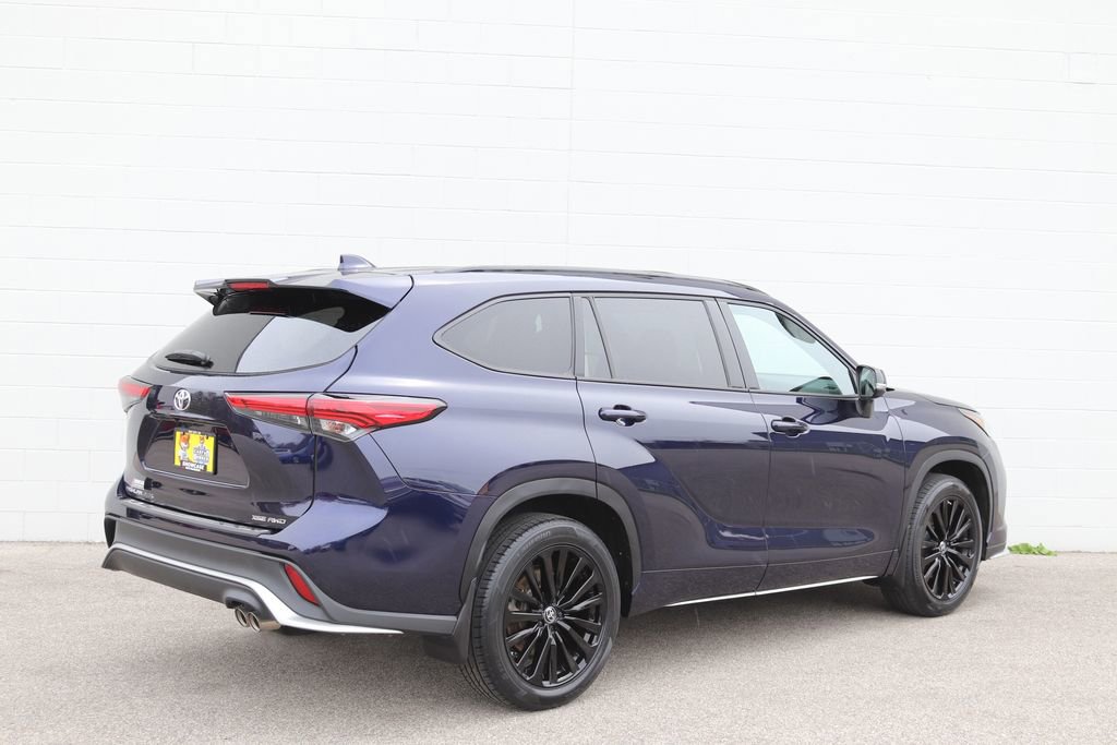 Used 2023 Toyota Highlander XSE AWD/4WD image 11