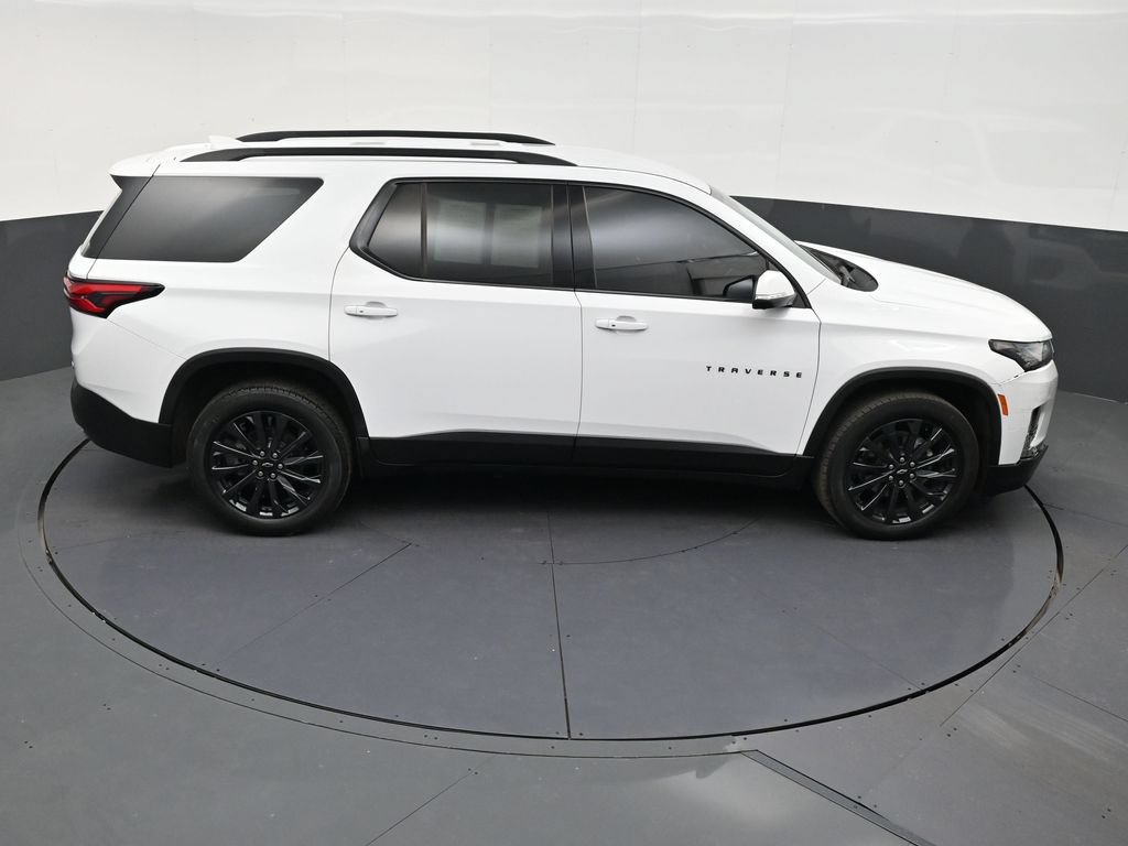 Used 2022 Chevrolet Traverse RS FWD image 17