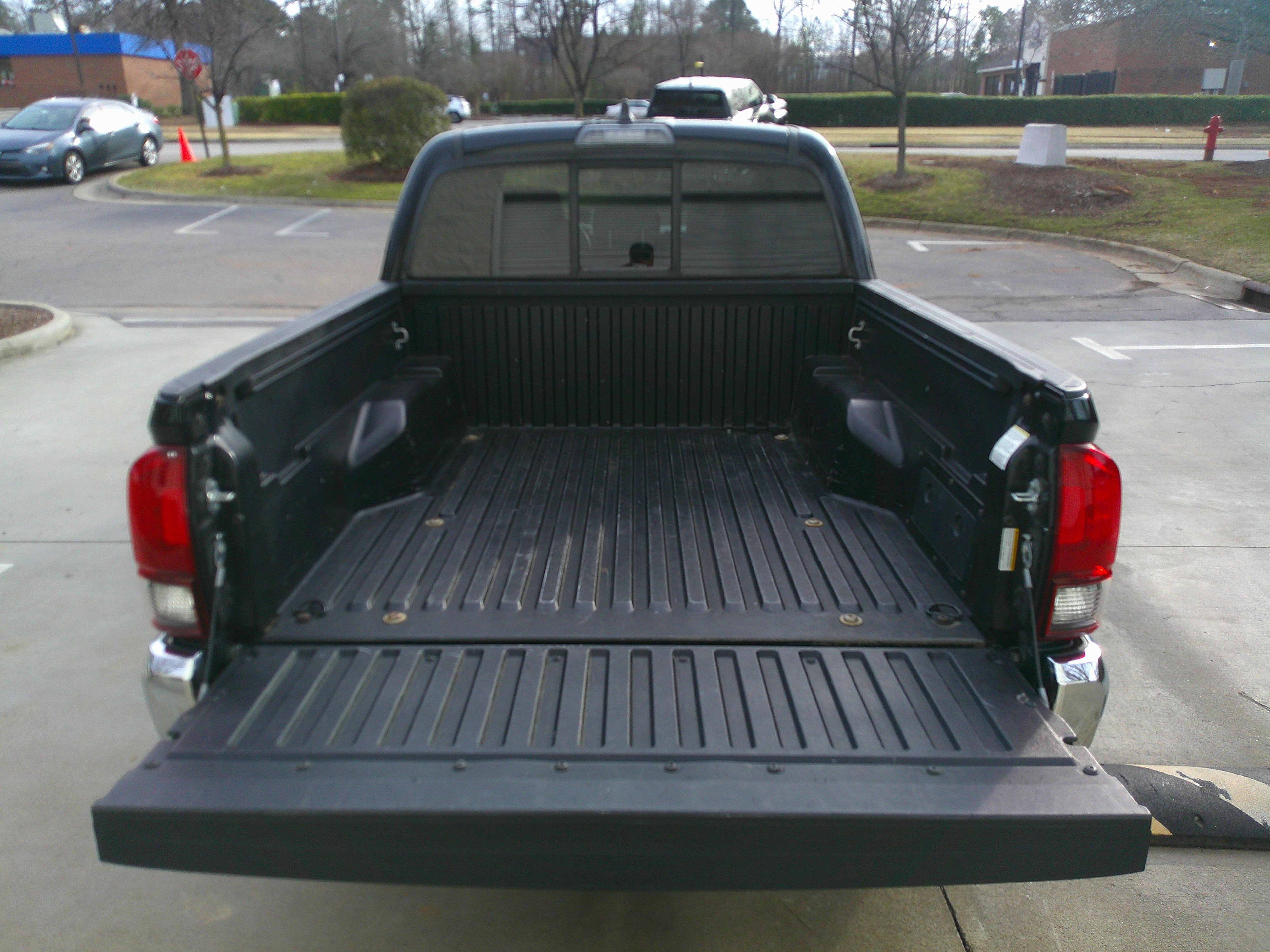 Used 2022 Toyota Tacoma SR5 image 32