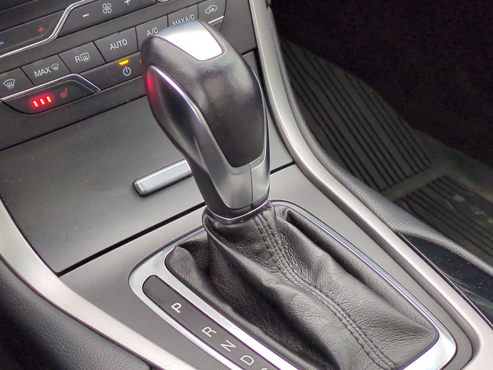 Used 2018 Ford Edge SEL w/ Equipment Group 201A image 38