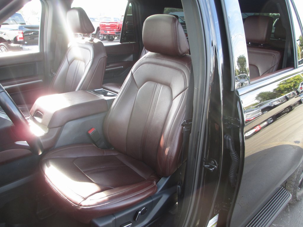 Used 2022 Ford Expedition Max Limited image 19