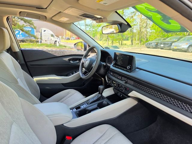 Used 2023 Honda Accord EX image 11