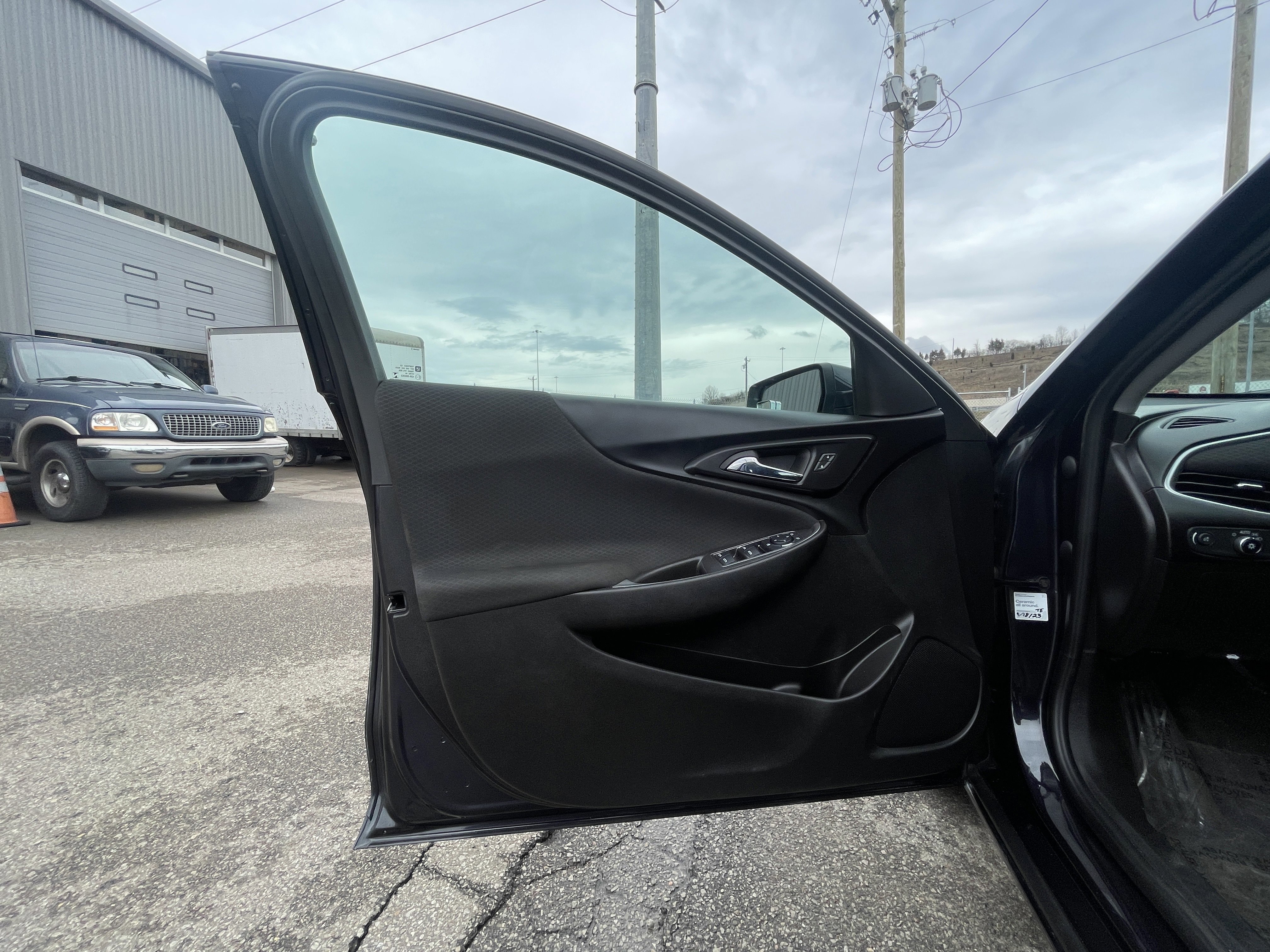 Used 2023 Chevrolet Malibu LT image 10