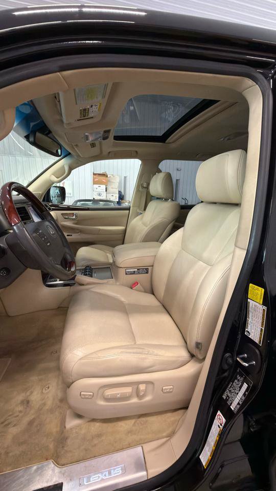 Used 2013 Lexus LX 570 4WD image 17
