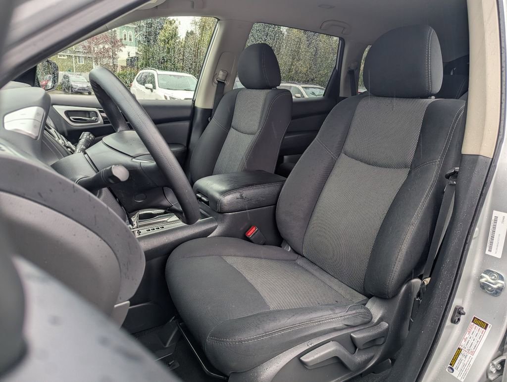 Used 2020 Nissan Pathfinder S AWD/4WD image 25