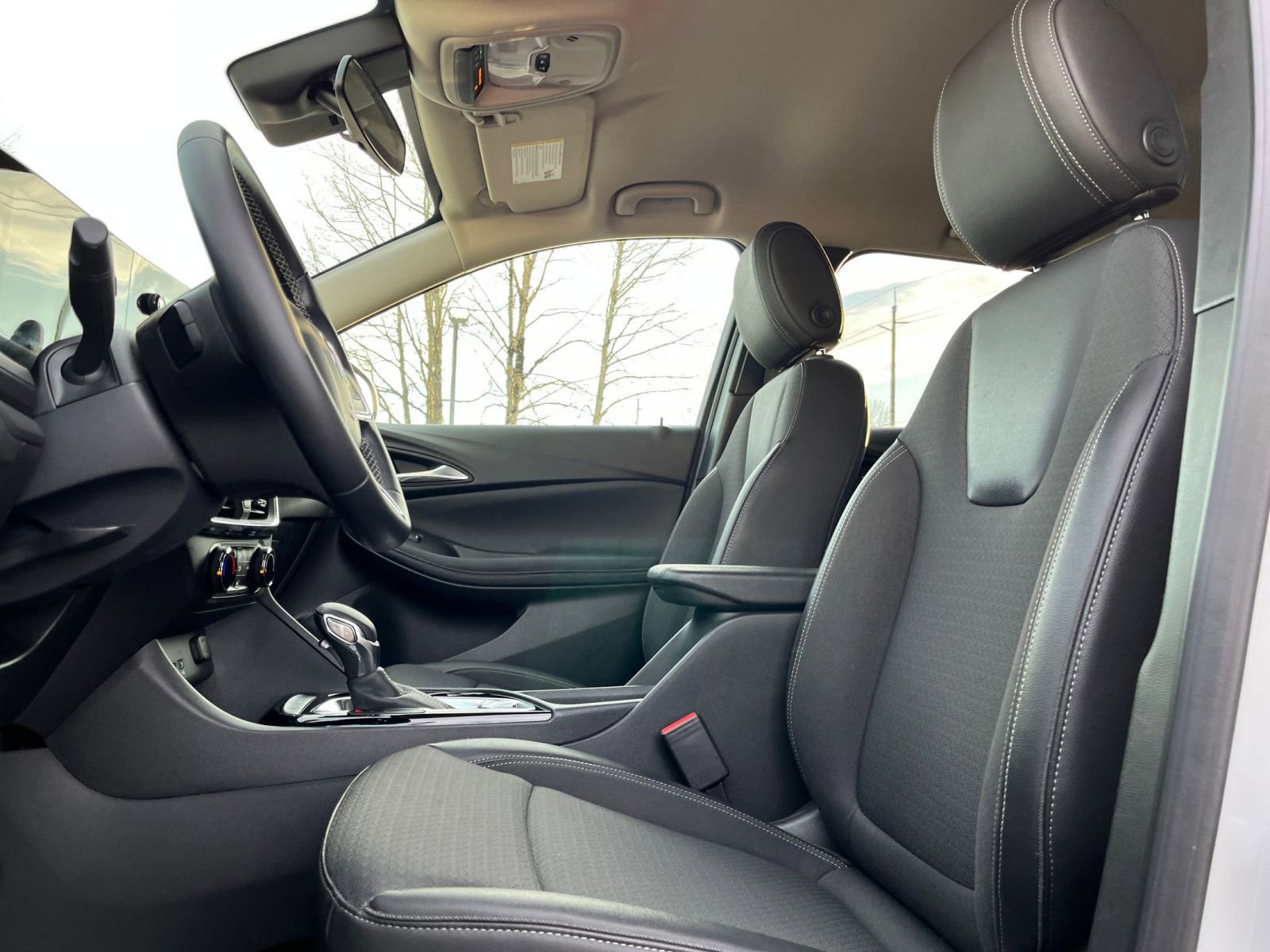 Used 2025 Buick Encore GX Preferred image 27