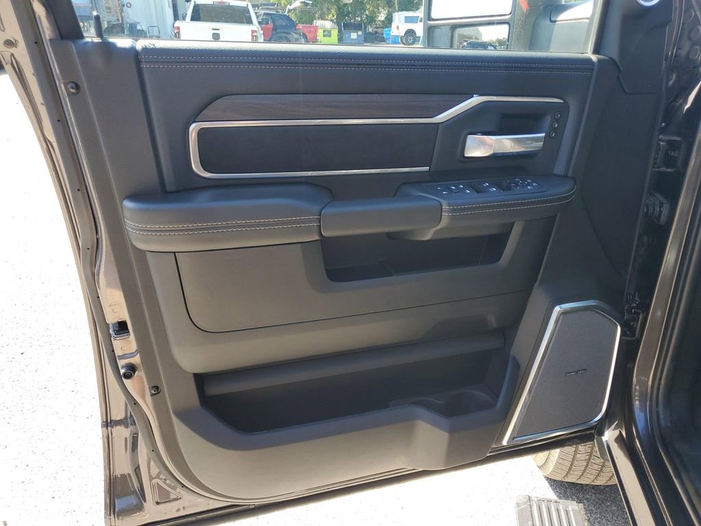 New 2025 RAM 2500 Laramie AWD/4WD image 20