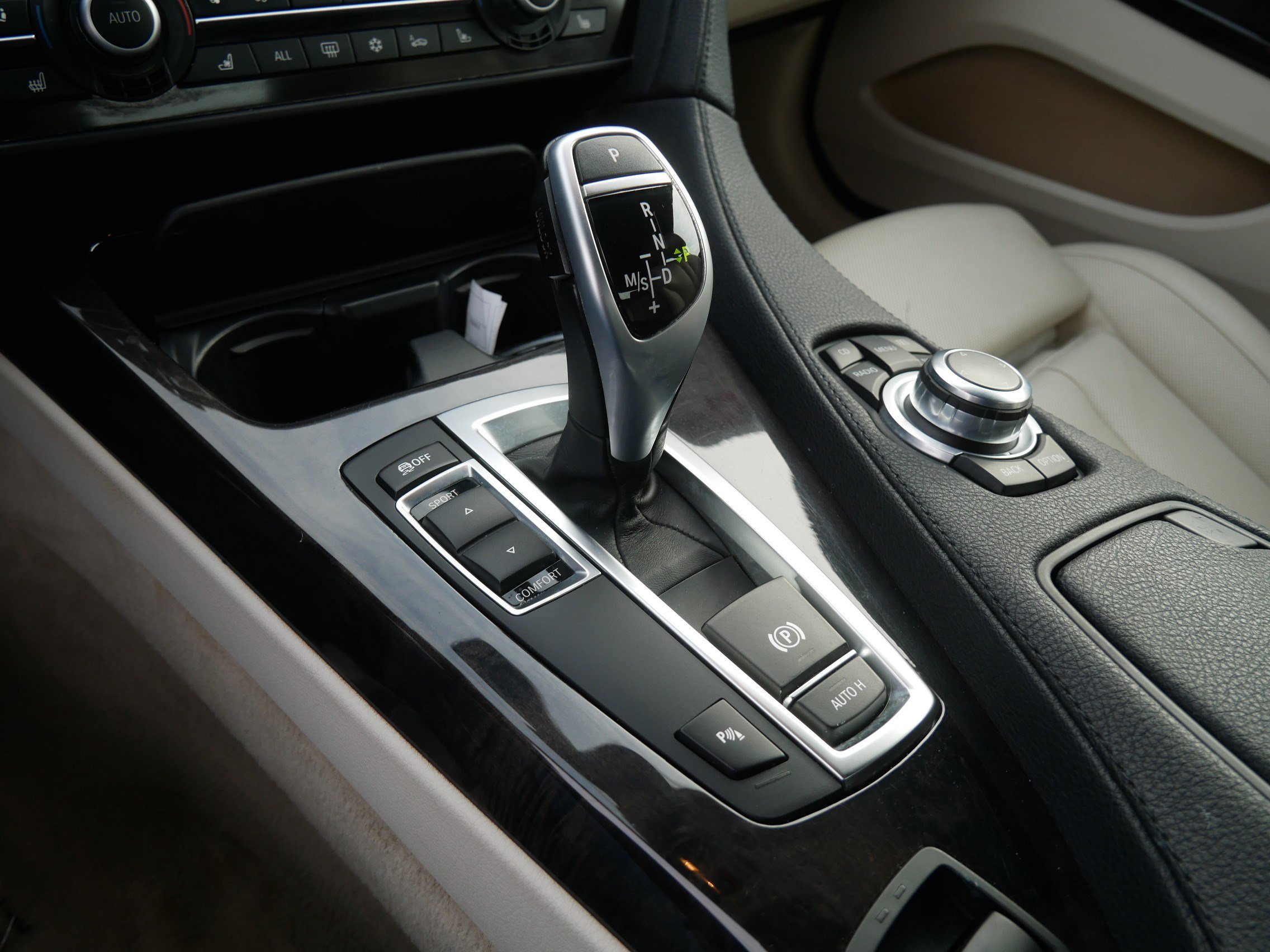 Used 2012 BMW 640i Convertible image 24