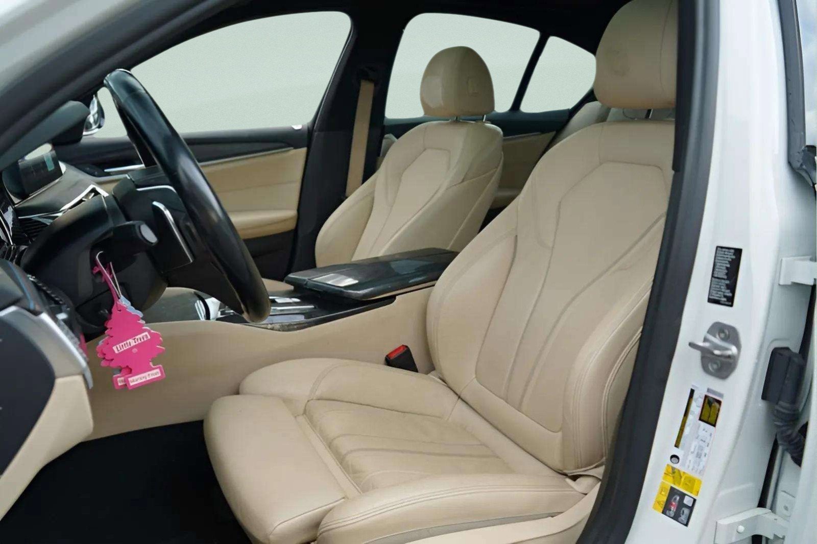 Used 2018 BMW 530e xDrive image 50