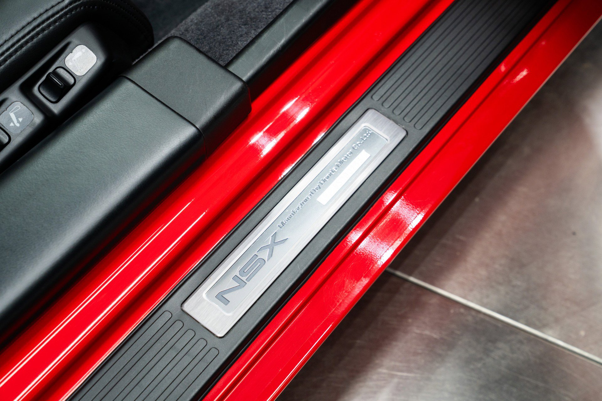 Used 2005 Acura NSX T image 15