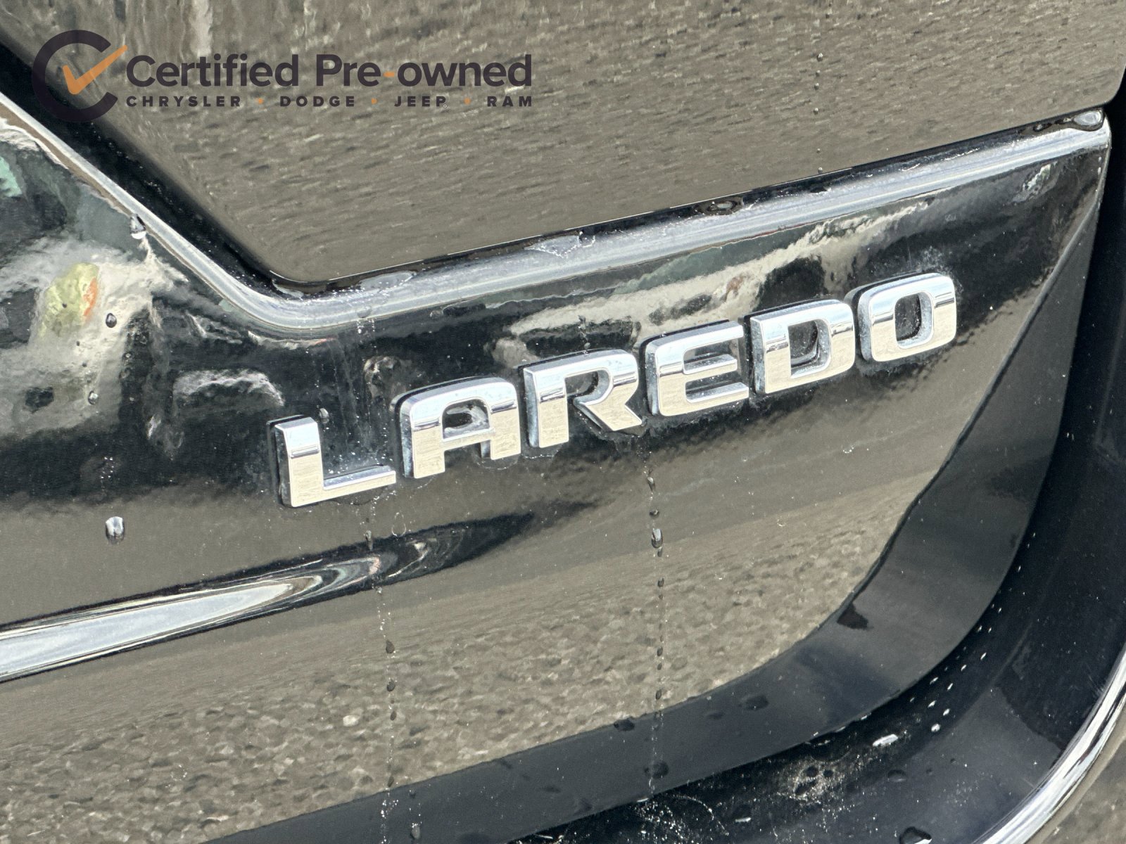 Used 2023 Jeep Grand Cherokee Laredo AWD/4WD image 27