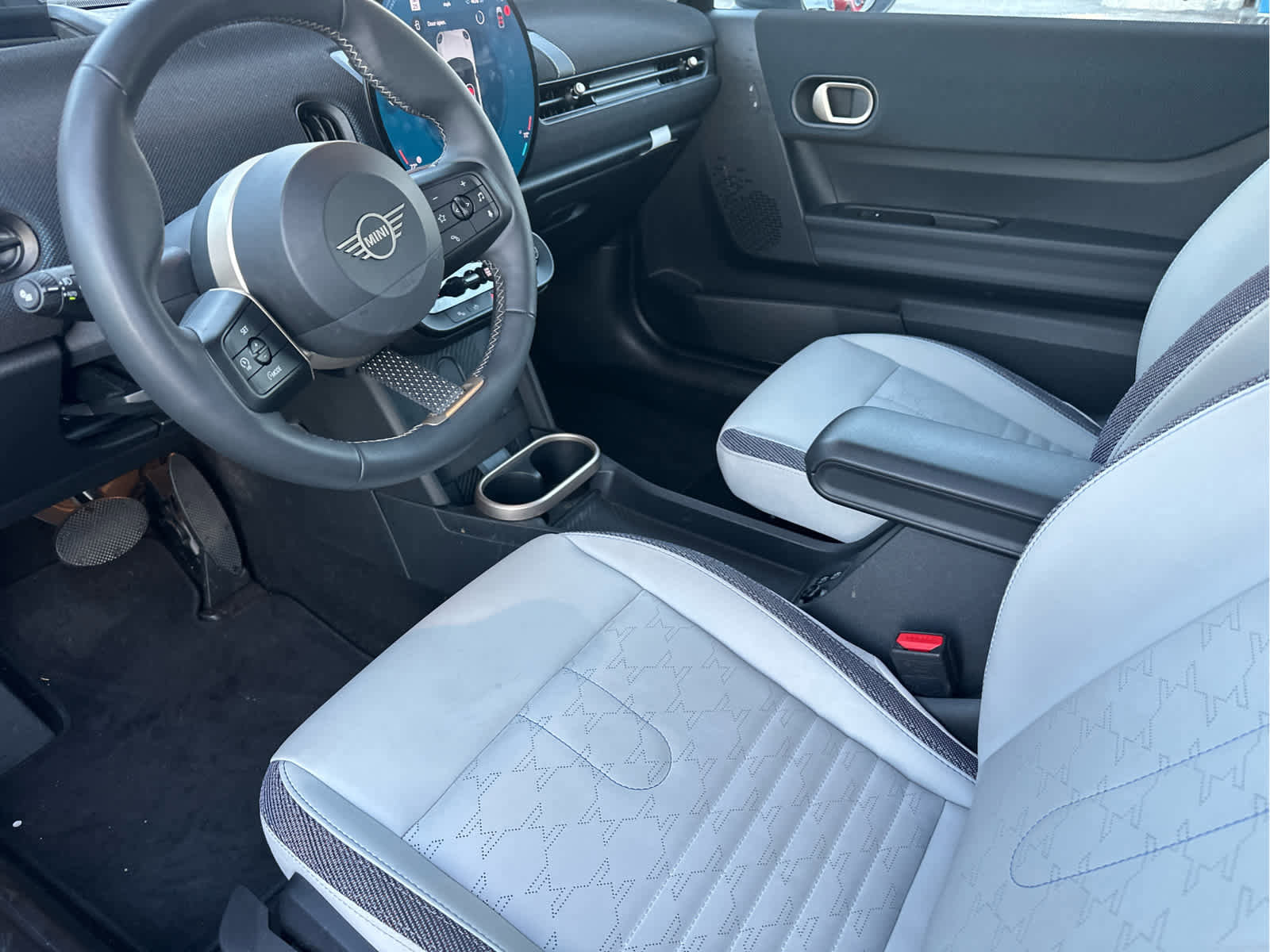 Certified 2025 MINI Cooper 2-Door Hardtop image 8