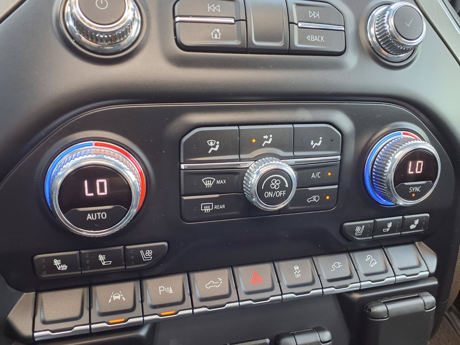 Used 2022 GMC Sierra 1500 Denali w/ Driver Alert Package II AWD/4WD image 8