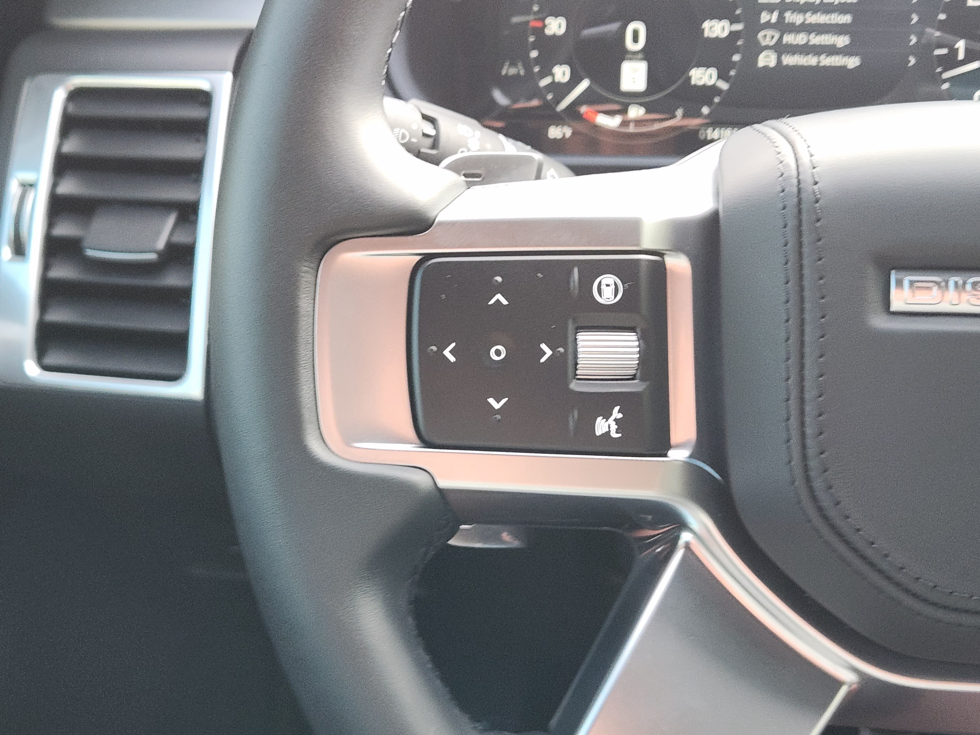 Certified 2025 Land Rover Discovery Dynamic SE AWD/4WD image 25