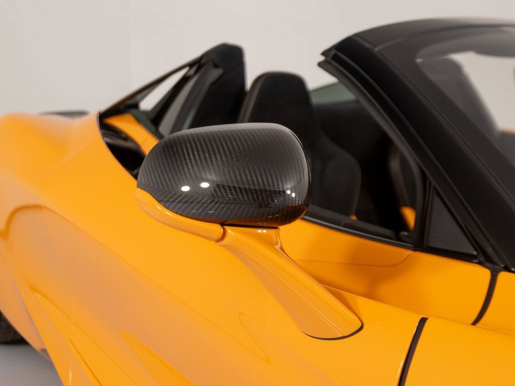 Used 2024 McLaren 750S Spider image 37