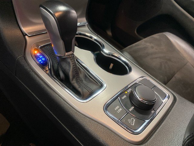 Used 2022 Jeep Grand Cherokee Laredo X AWD/4WD image 25