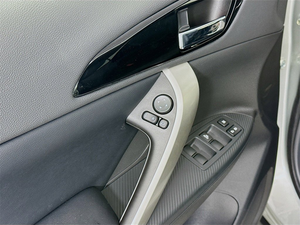 New 2025 Mitsubishi Eclipse Cross SE image 18