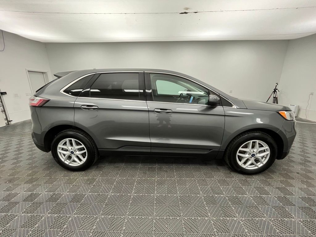 Used 2022 Ford Edge SEL image 9