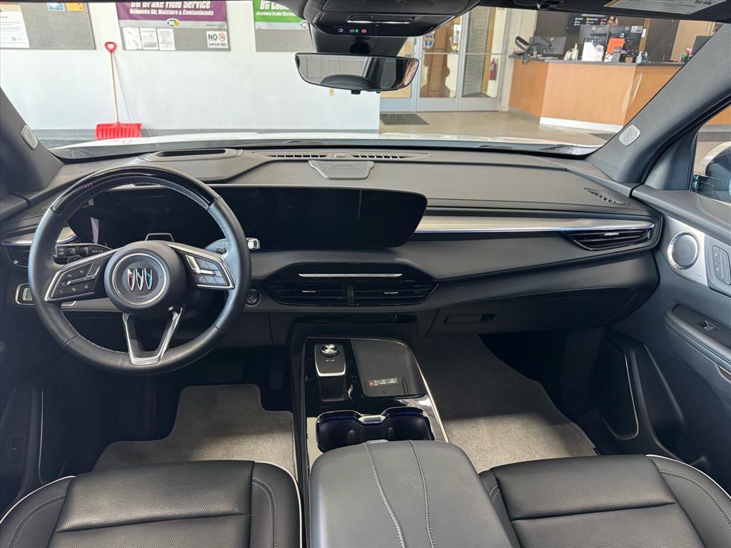 Used 2025 Buick Enclave Avenir w/ Super Cruise Package image 13