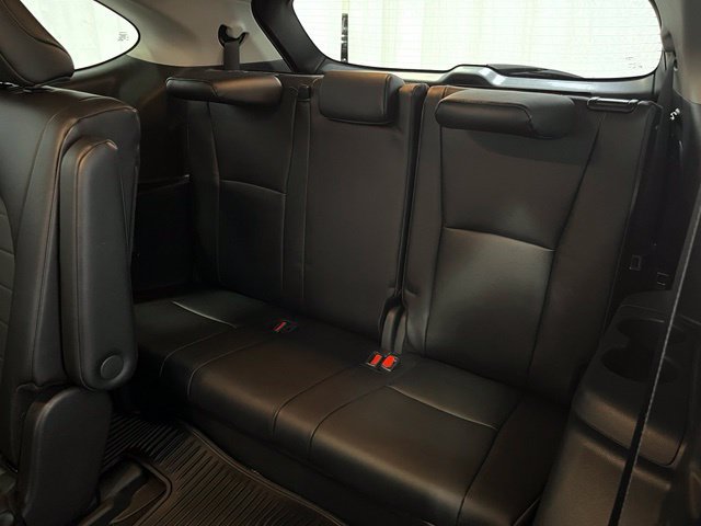 Used 2024 Toyota Highlander XLE AWD/4WD image 11