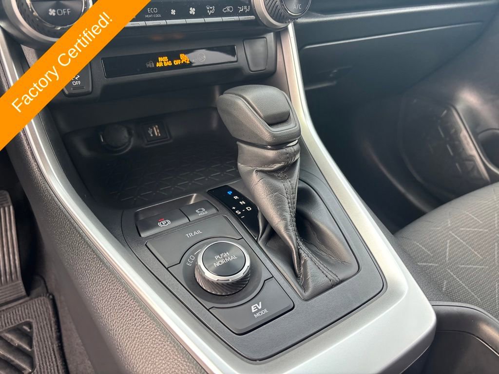 Used 2025 Toyota RAV4 XLE image 20