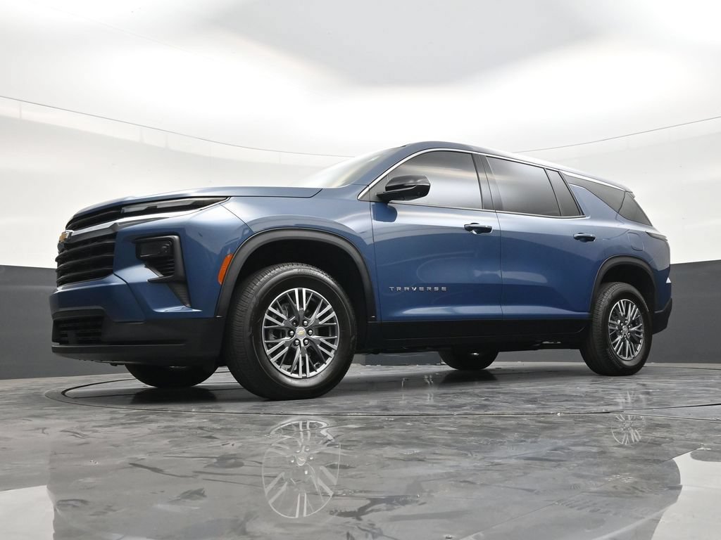 Used 2024 Chevrolet Traverse LS FWD image 21