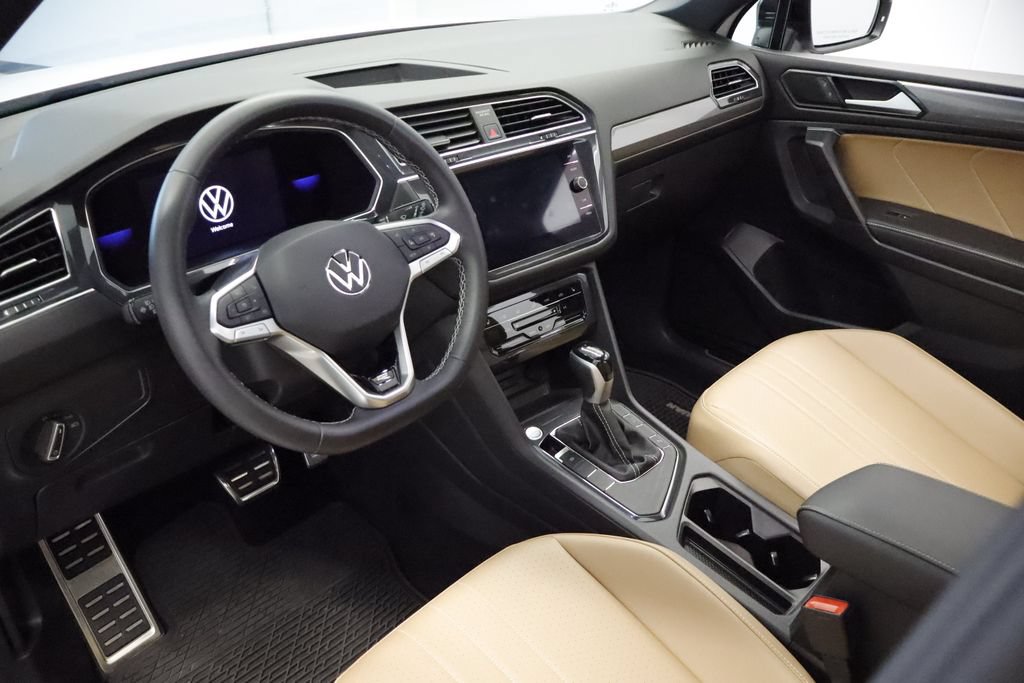 Used 2023 Volkswagen Tiguan SE R-Line FWD image 23