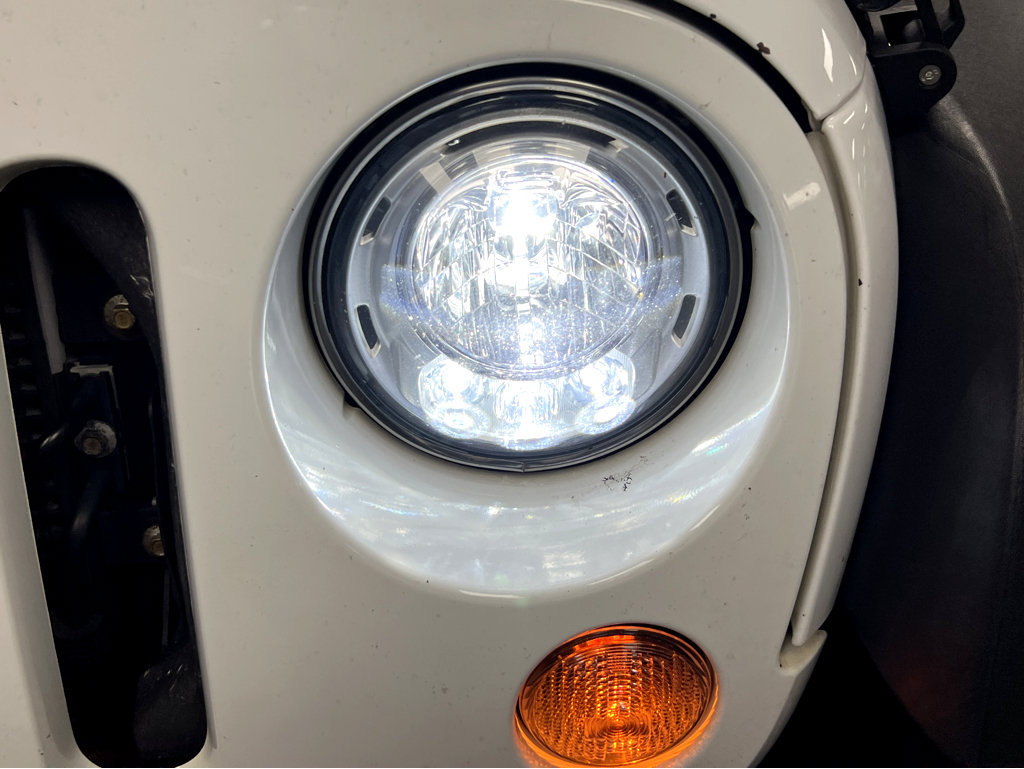 Used 2018 Jeep Wrangler Unlimited Sport S AWD/4WD image 33