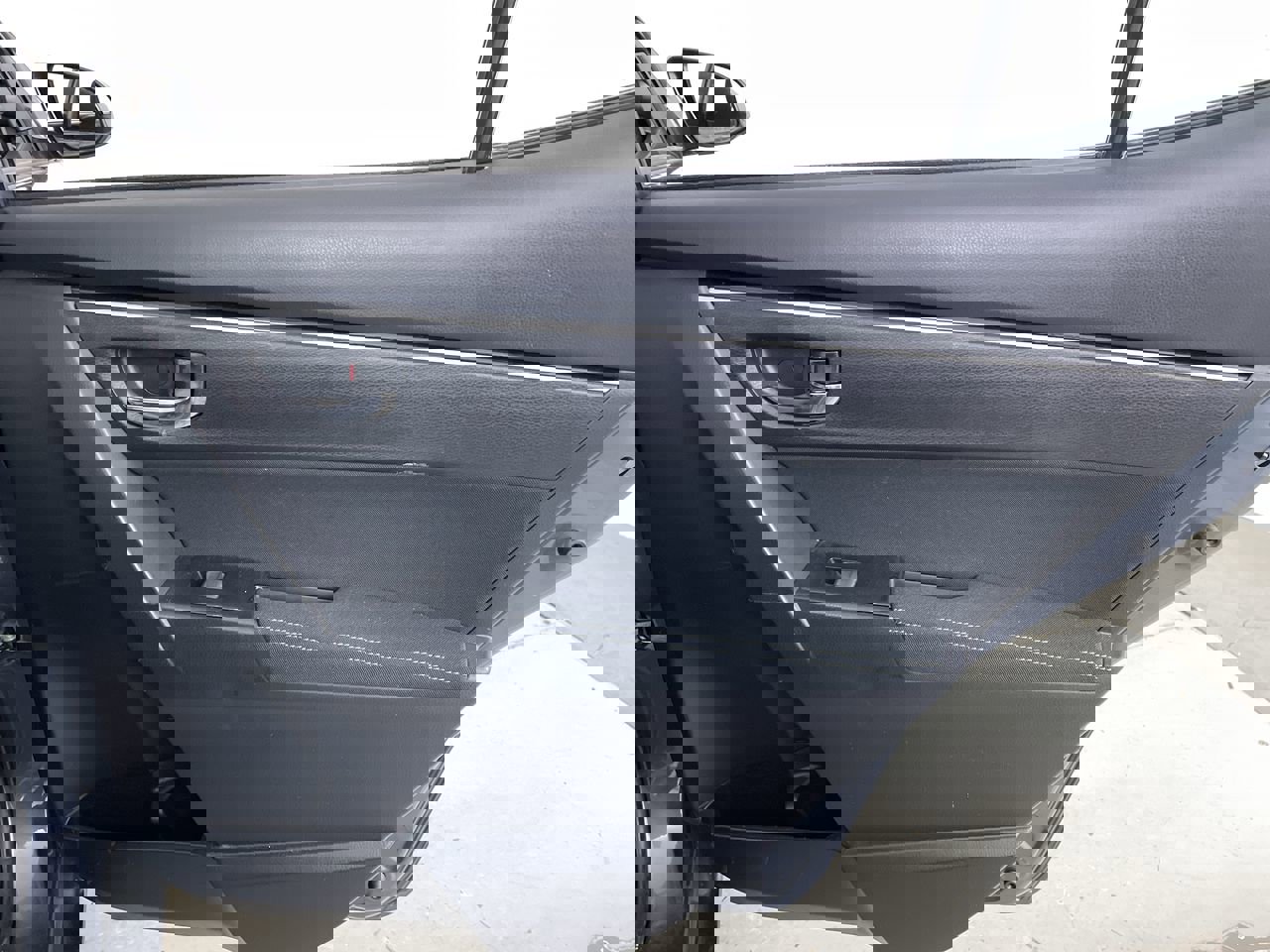 Used 2018 Toyota Corolla LE image 20