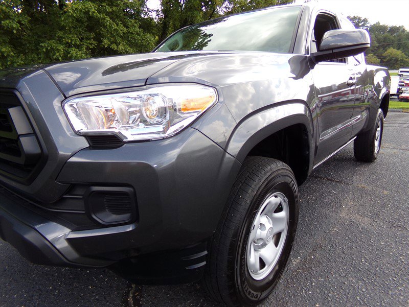 Used 2022 Toyota Tacoma SR5 image 9