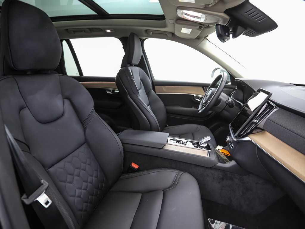 Used 2026 Volvo XC90 B6 Plus AWD/4WD image 32