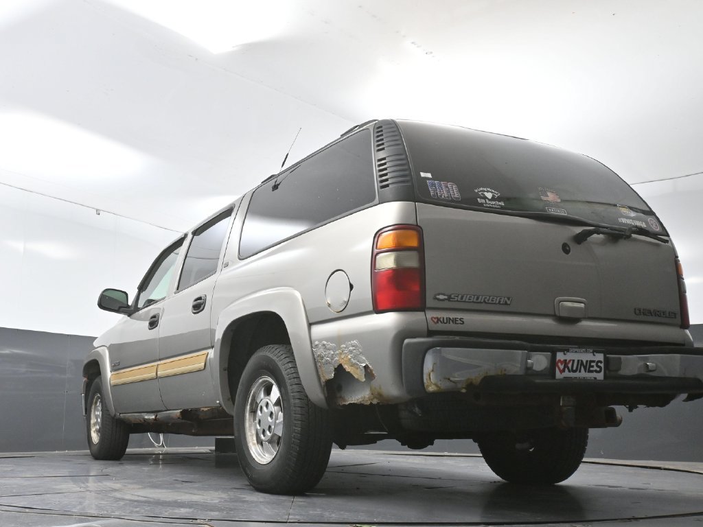 Used 2000 Chevrolet Suburban LT w/ LT Preferred Equipment Group AWD/4WD image 50