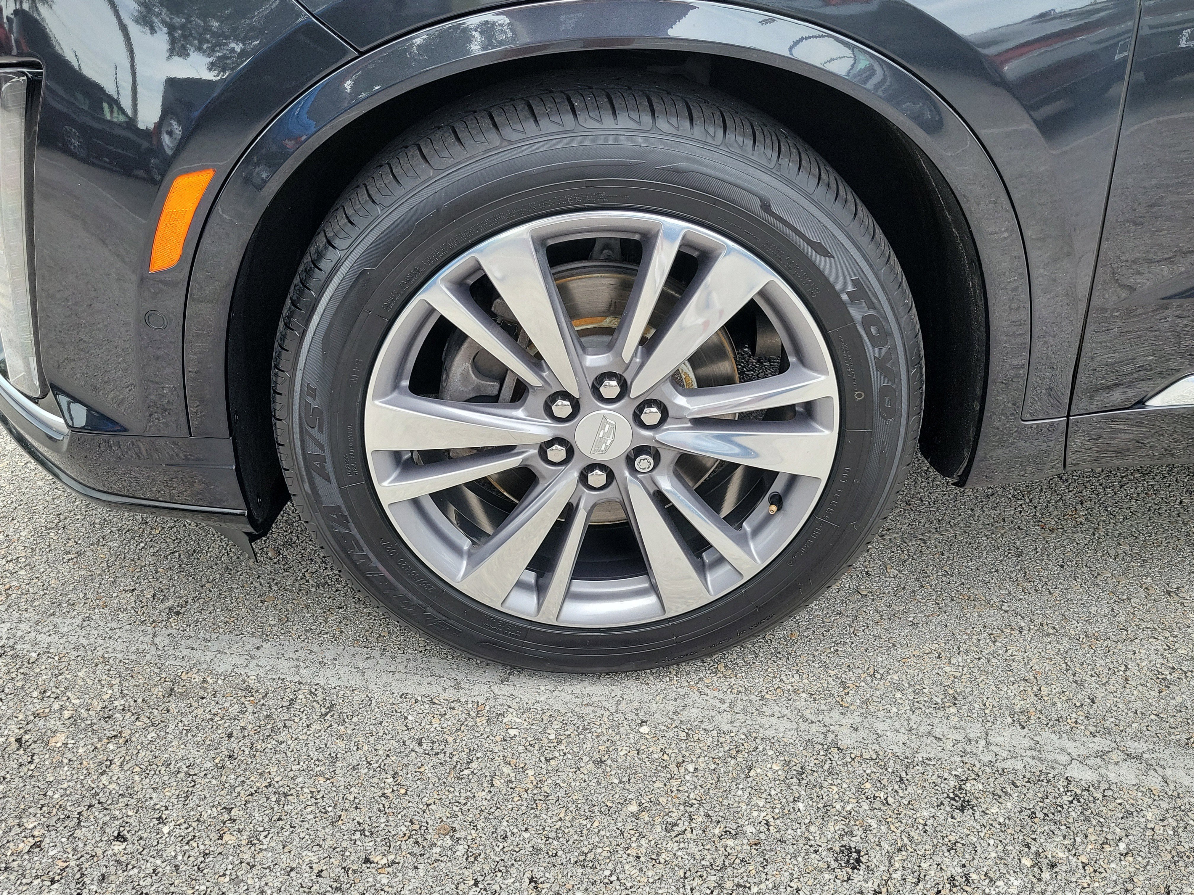 Used 2020 Cadillac XT6 Premium Luxury FWD image 5