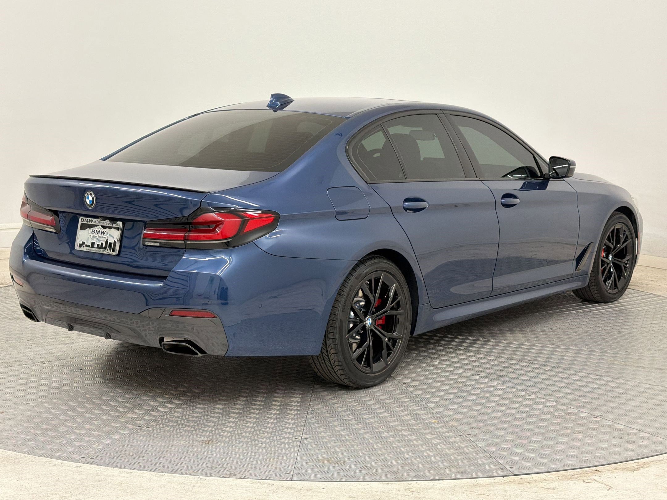 Certified 2023 BMW 540i xDrive w/ M Sport Package image 9