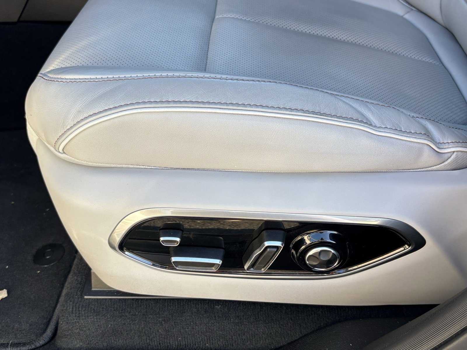 Used 2022 Jeep Grand Cherokee Overland image 13