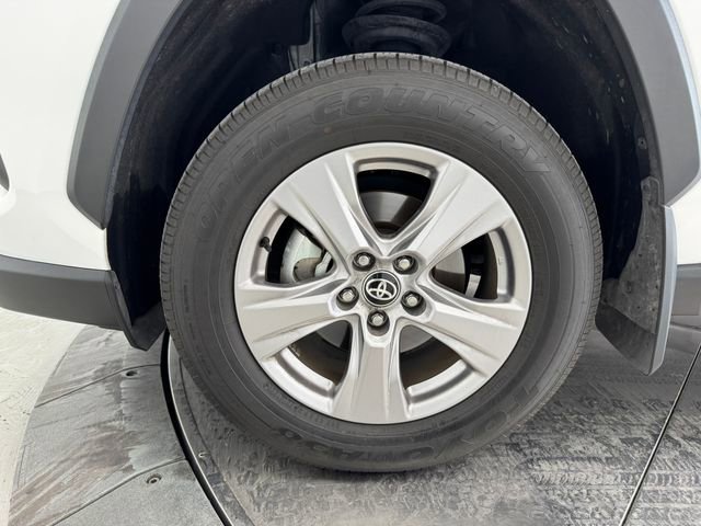 Used 2025 Toyota RAV4 XLE w/ Convenience Package FWD image 10