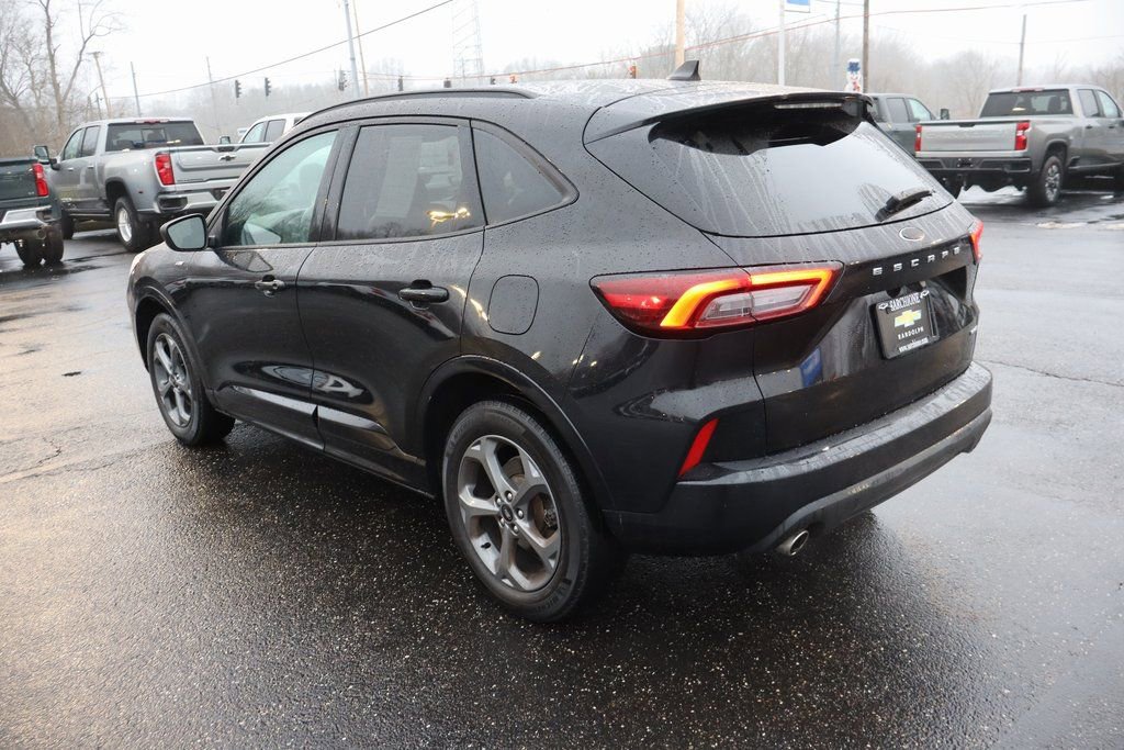 Used 2023 Ford Escape ST-Line image 3